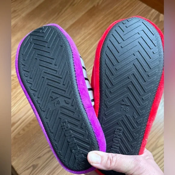 Beetlejuice and Lydia Plush Slippers Ground Up Women’s size 7-8 New With Tags - Picture 6 of 8